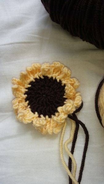 Woolly Hugs. A Blanket for the very lovely Daffyduck1. Crafters and donors, we need your help.