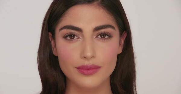Does anyone know a lipstick with a similar colour?