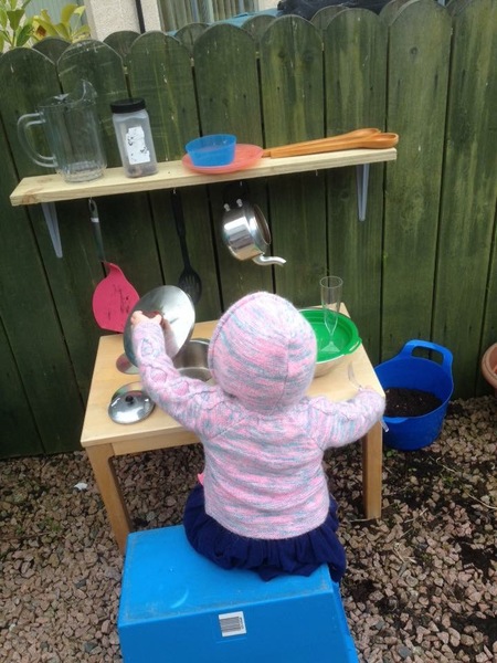 How do you encourage your children to play outside? Tell Persil for a chance to win a £300 voucher! NOW CLOSED