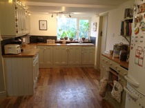 Help choosing a colour for kitchen cabinets:  blue/green/grey (F&B)