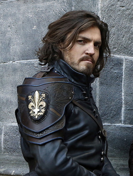 The Musketeers s3 ep2 - The One Where Aramis Falls Off The Wagon.  Repeatedly.  Well, I can hope can't I?  Swagger Inn Thread no. 132
