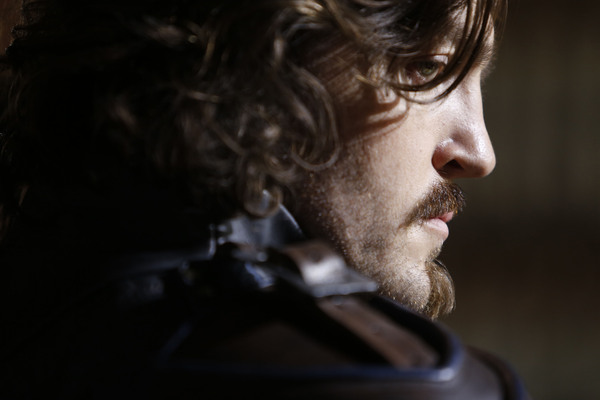 Swagger Inn. Thread 133. The one where Athos' trousers get even tighter...well one can hope.