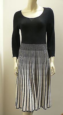 Dress for a 5 ft7 14/16 (closer to 16), bit of a tummy
