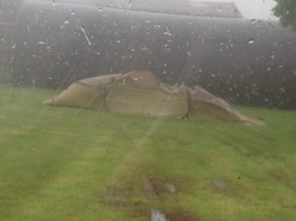 If you've ever been curious as to how a Quercha pop up tent would cope in strong wind here's your answer.