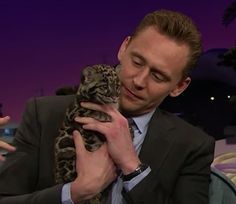 Tom Hiddleston dating Taylor Swift