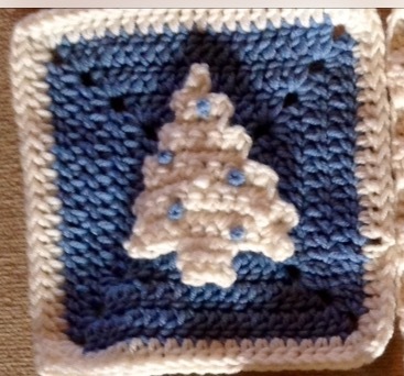 Woolly Hugs. A Blanket for the very lovely Daffyduck1. Crafters and donors, we need your help.