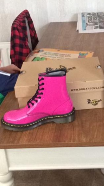 Bright pink DMs