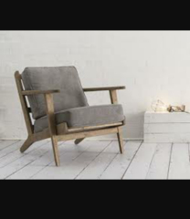 HELP!  I have no idea of taste and need to buy sofas!