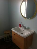 Art Deco bathroom...anyone got one? Looking for a sink/ batheoom suite...