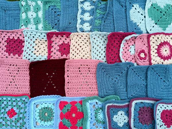 Woolly Hugs for Jo Cox. Donors and crafters, we need your help.