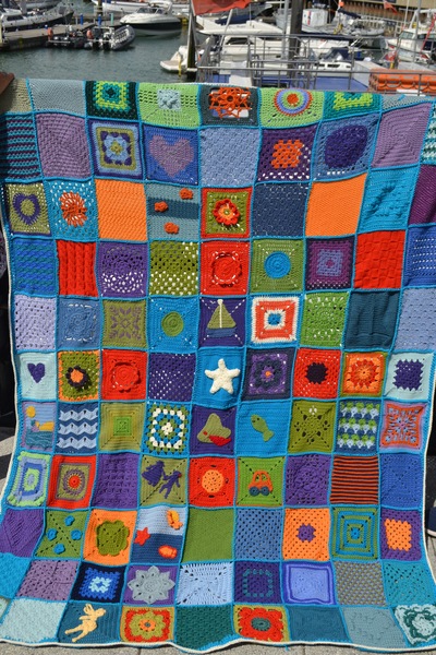 Woolly Hugs. Very sadly another blanket is needed, for lighthouse1. Can anyone help us?