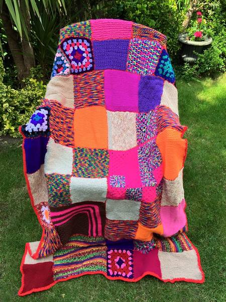 Woolly Hugs. Our Project to help refugees continues. One square, one blanket, a pair of gloves, one warm hat, one step at a time, really every little thing will help. All support welcome.