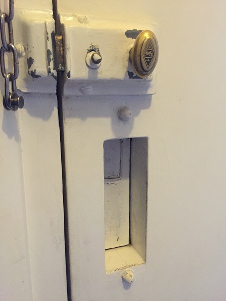 Painting front door - which colour?