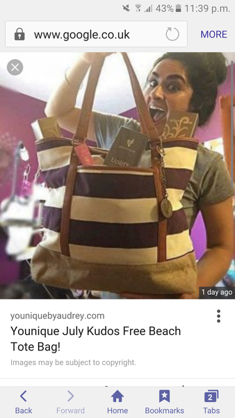 Fucking hate Younique but I want the baaaaaaag 《stamps foot》