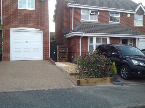 Neighbours new bin port - crossing our boundary ? Can anyone help with advice please ?
