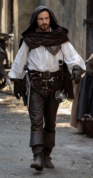 Swagger Inn. Thread 133. The one where Athos' trousers get even tighter...well one can hope.