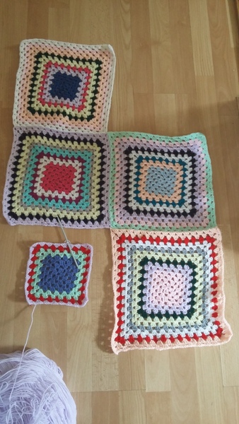 A knitting/crochet progress thread