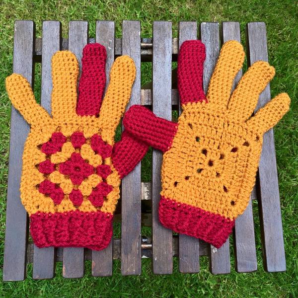 Woolly Hugs. Our Project to help refugees continues. One square, one blanket, a pair of gloves, one warm hat, one step at a time, really every little thing will help. All support welcome.