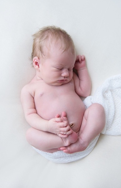 To hate newborn photoshoot pictures?