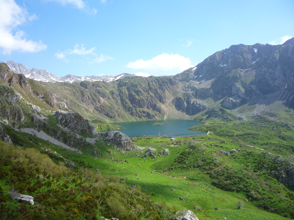 Spain/Italy lesser known places to stay/visit