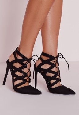 what shoes with black jumpsuit