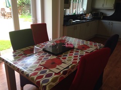 please please show me your dining rooms!
