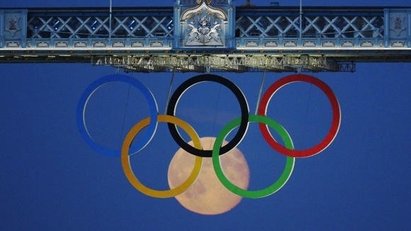 Or are the Olympic rings clearly in two rows?