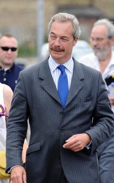 Farage speaks at Trump rally