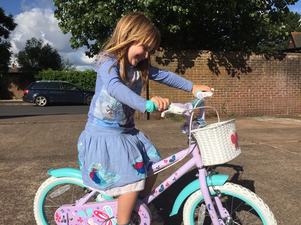 Show Cadbury the shared everyday moments you’ve thought are worth capturing - £265 voucher to be won! NOW CLOSED