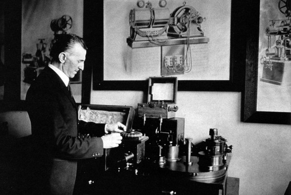 Weekly photo of Nikola Tesla