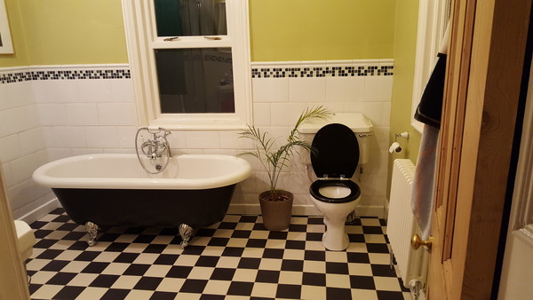 What paint colour for my bathroom? Photo included