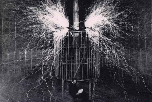 Weekly photo of Nikola Tesla