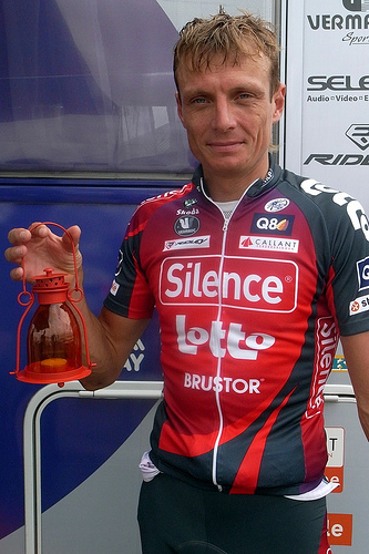 Vuelta A Espana 2016 the MN Peloton contemplates another glass of Rioja to go with the tapas