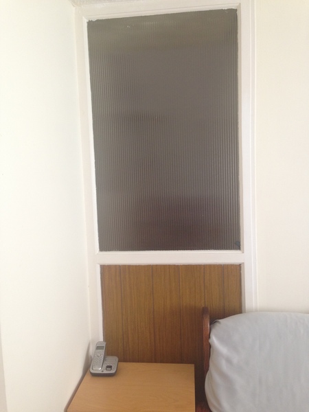 Wwyd with this internal Formica/glass partition?