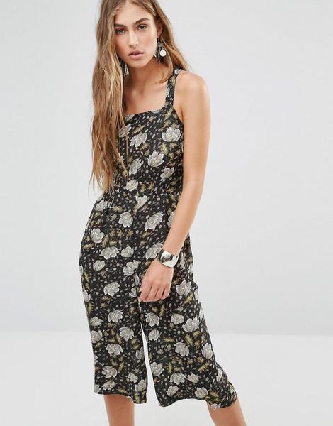 Christmas Party Outfit - Amusement Park - Australia Summer