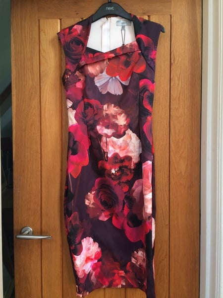 Do you like this dress?