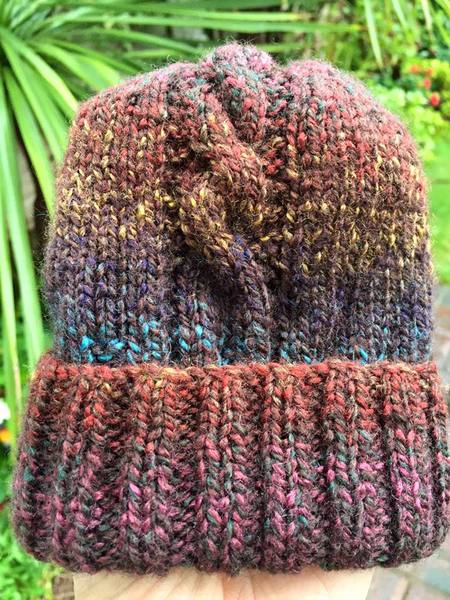 Woolly Hugs. Our Project to help refugees continues. One square, one blanket, a pair of gloves, one warm hat, one step at a time, really every little thing will help. All support welcome.