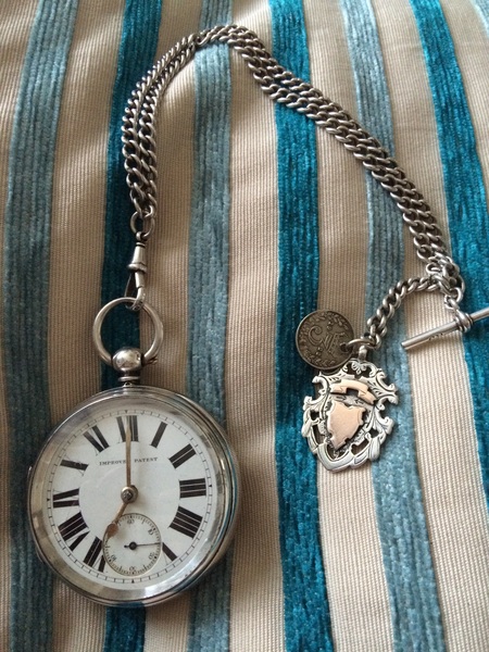 Please help me date this hallmark