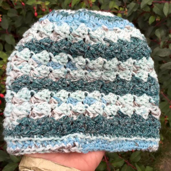 Woolly Hugs. Our Project to help refugees continues. One square, one blanket, a pair of gloves, one warm hat, one step at a time, really every little thing will help. All support welcome.