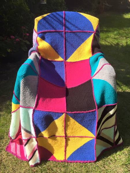 Woolly Hugs. Our Project to help refugees continues. One square, one blanket, a pair of gloves, one warm hat, one step at a time, really every little thing will help. All support welcome.