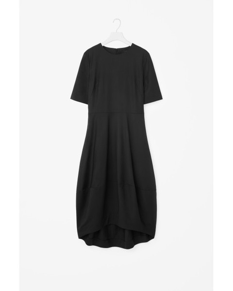 I am baffled by the popularity of Cos