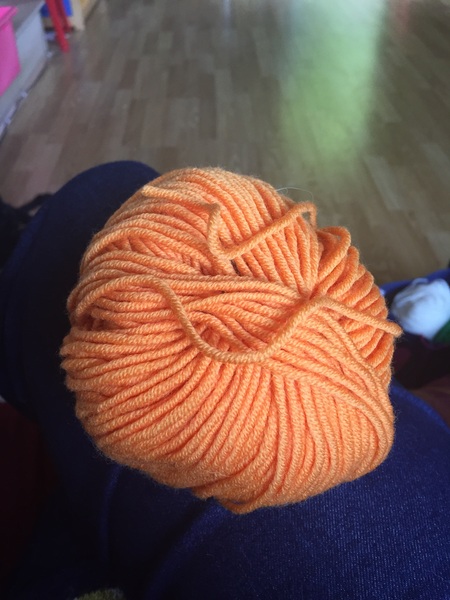 We are making a Woolly Hug for lovely Echt : Lovely donors and crafters, please, we need your help.