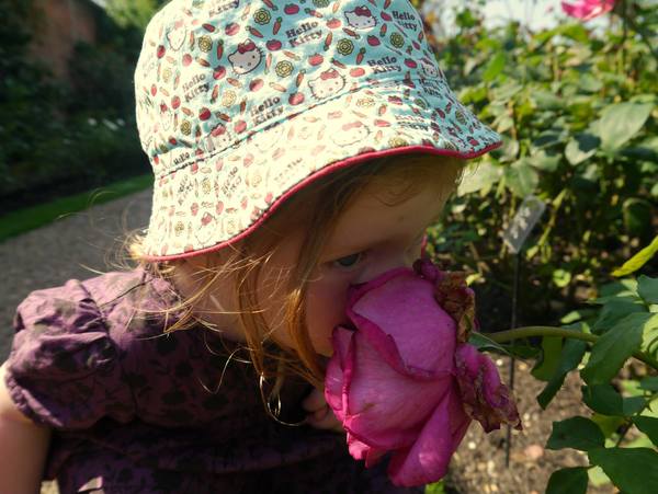 Show Cadbury the shared everyday moments you’ve thought are worth capturing - £265 voucher to be won! NOW CLOSED