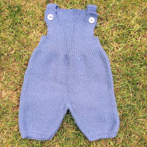 Woolly Hugs. Our Project to help refugees continues. One square, one blanket, a pair of gloves, one warm hat, one step at a time, really every little thing will help. All support welcome.