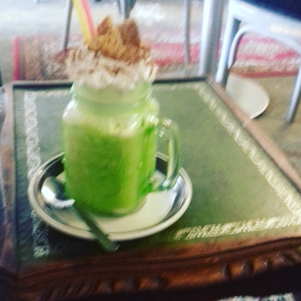 Super Scrimpers sashay, save & --squander-- their way through September