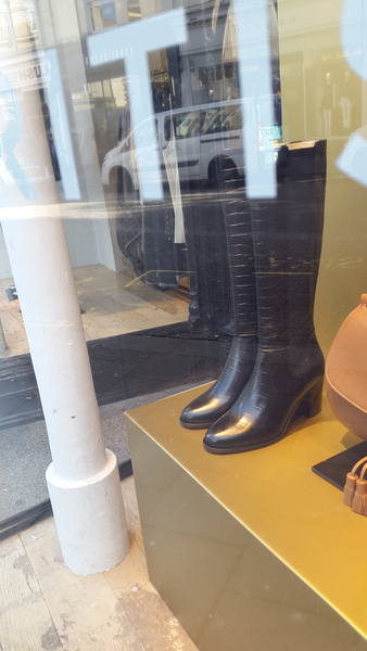 Hobbs shoe sizes, do they still come up big?