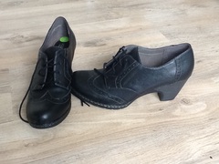 Help me! I have terrible taste in shoes!!