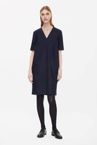 I am baffled by the popularity of Cos