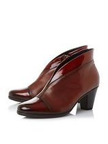 Flattering flat footwear to wear with skirts in the winter, an impossible dream?!