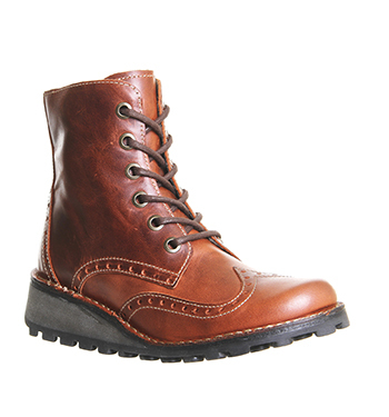 What shoes do we all wear with our pleated midis?